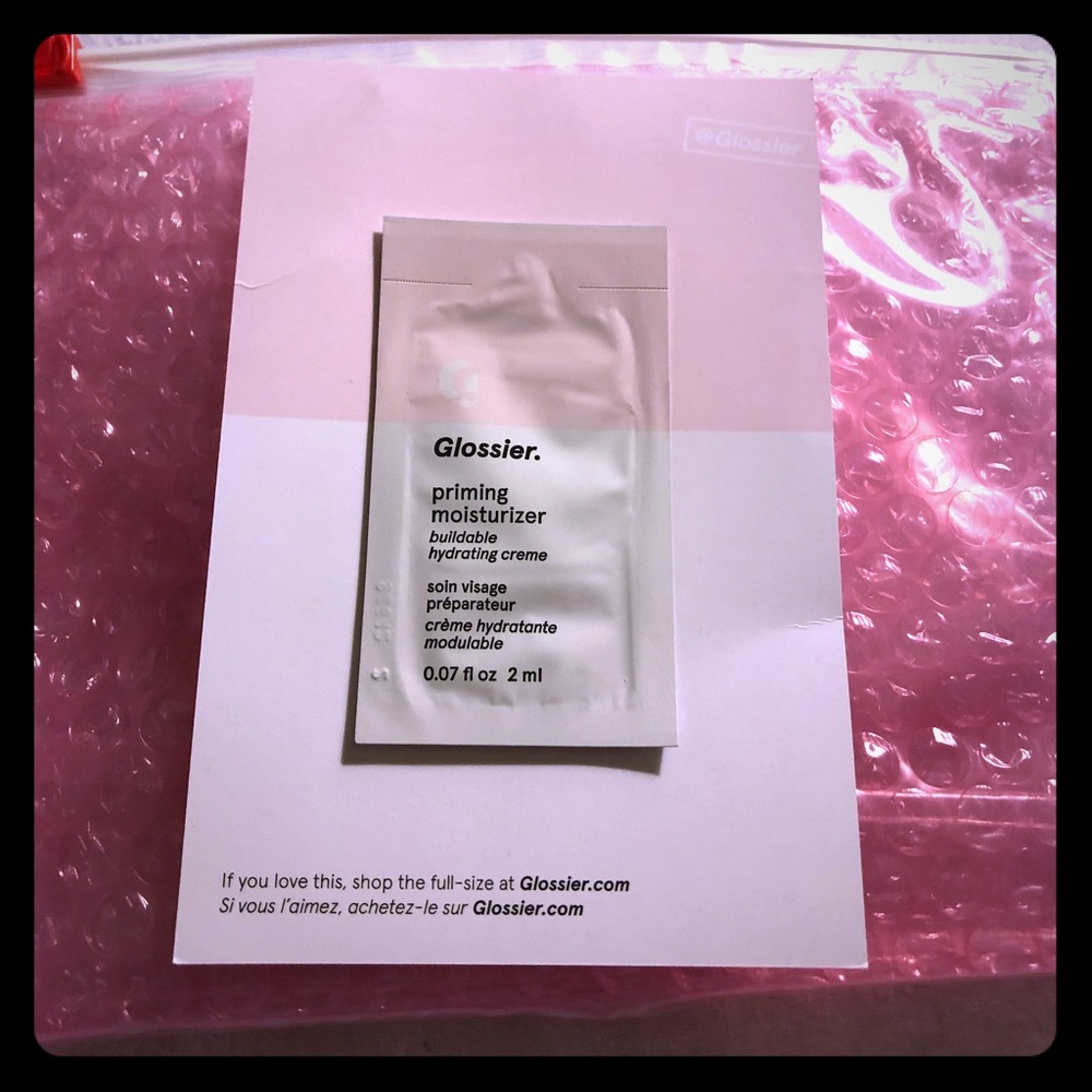 GLOSSIER PINK BUBBLE POUCH AND PRIMER SAMPLE